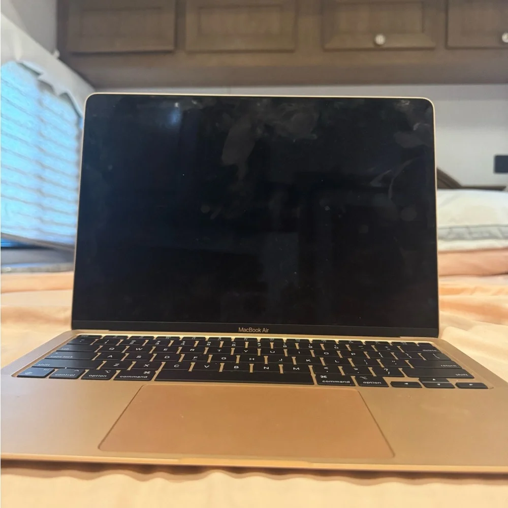 Apple MacBook